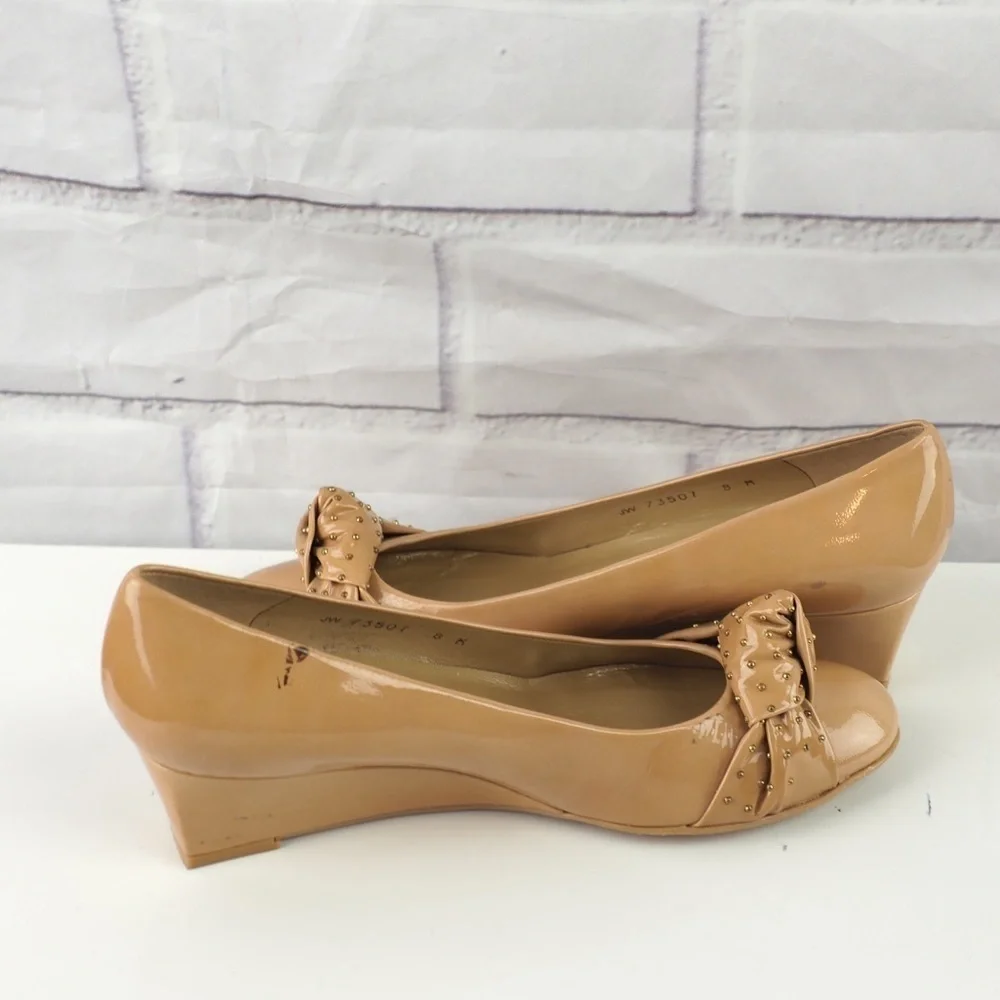 Stuart Weitzman 8 tan patent leather wedge heels